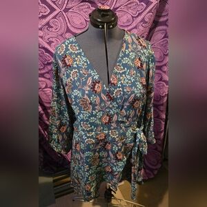NWOT Torrid sz 3 wrap tunic blouse